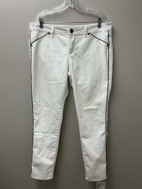 Jordache Women’s White w/ Black Trim‎ Skinny Jeans